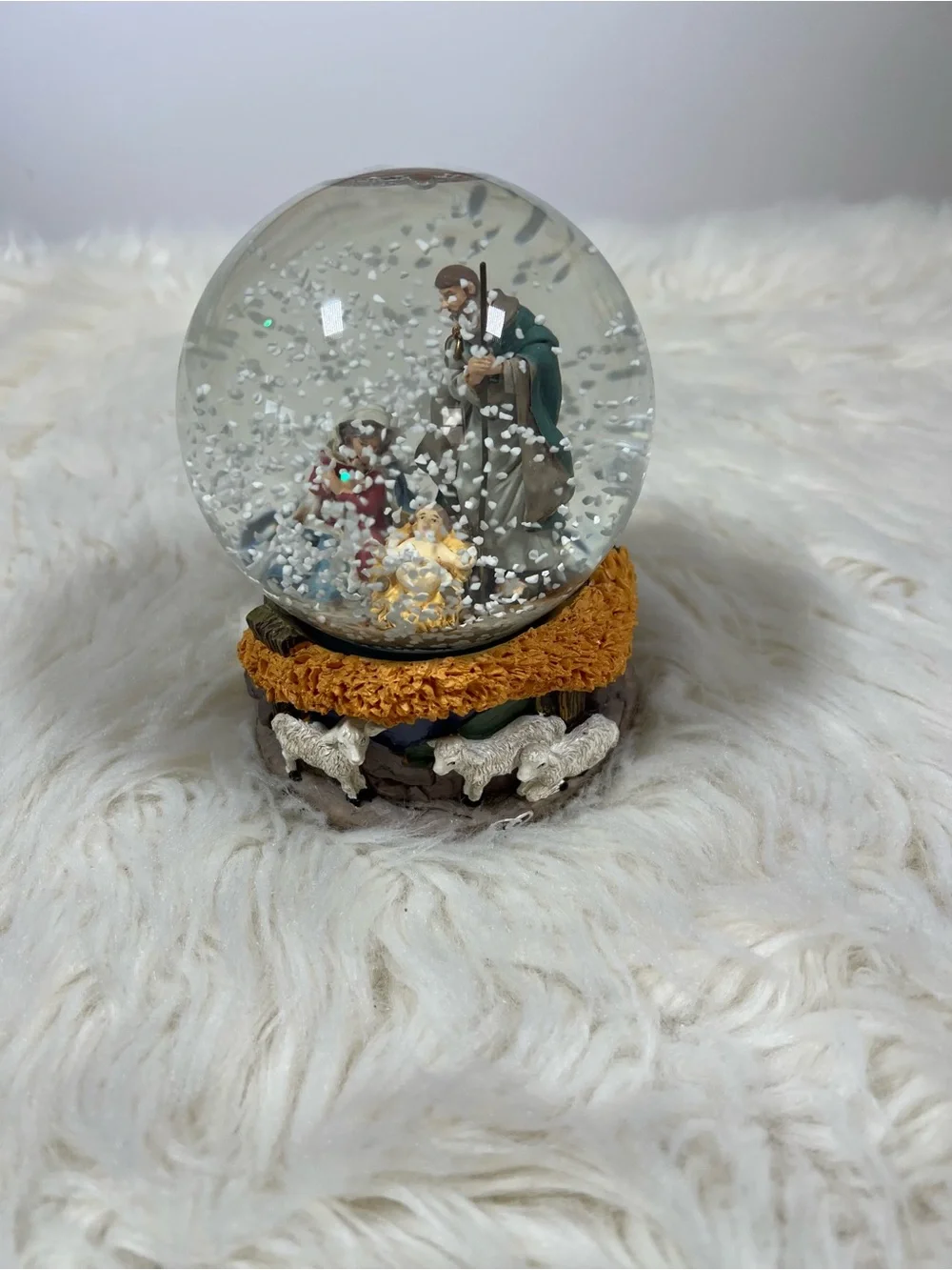 Nativity Musical Snow Globe – Plays “Silent Night”